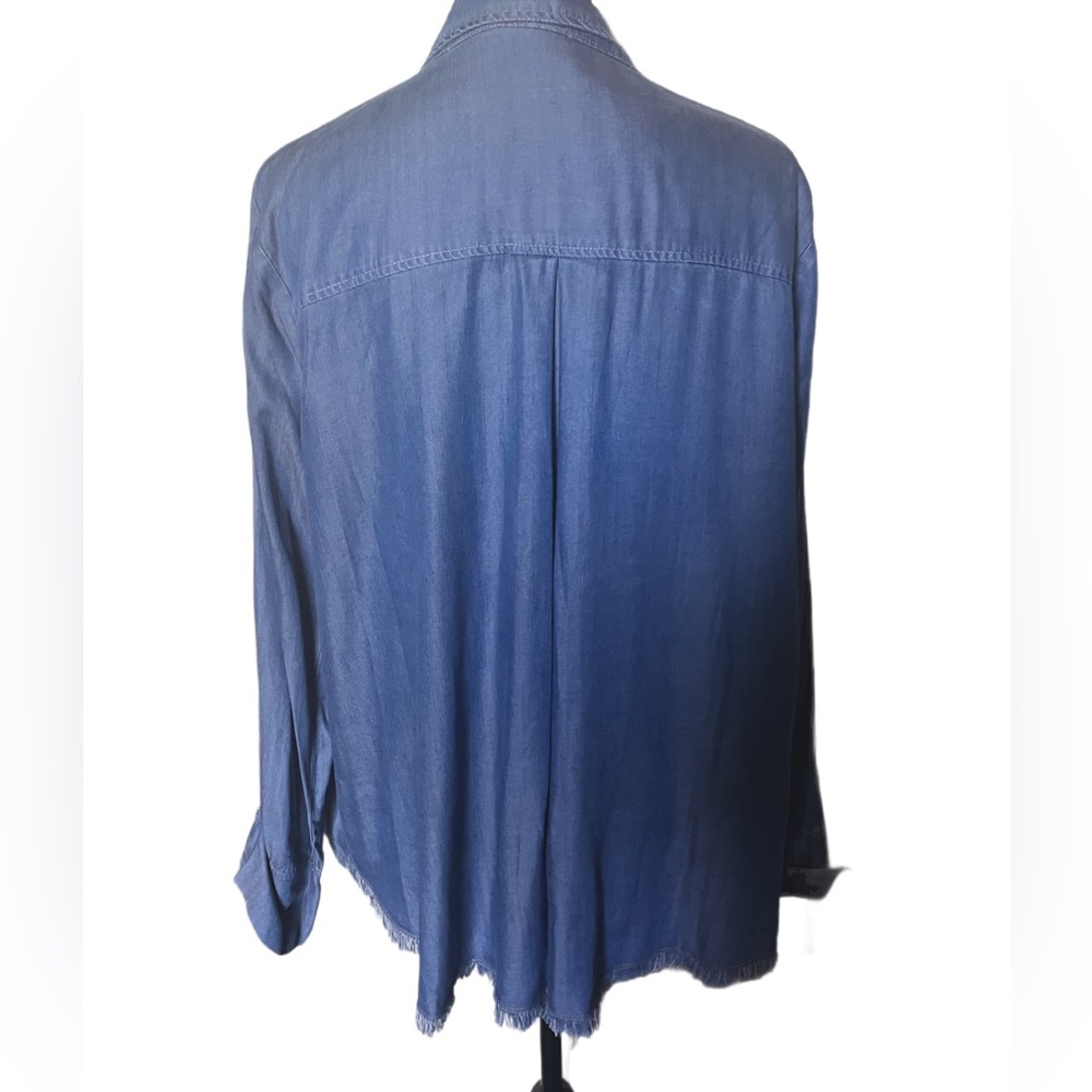 Gibson Latimer Fringed Bottom Denim Blouse Size Large - Picture 2 of 6